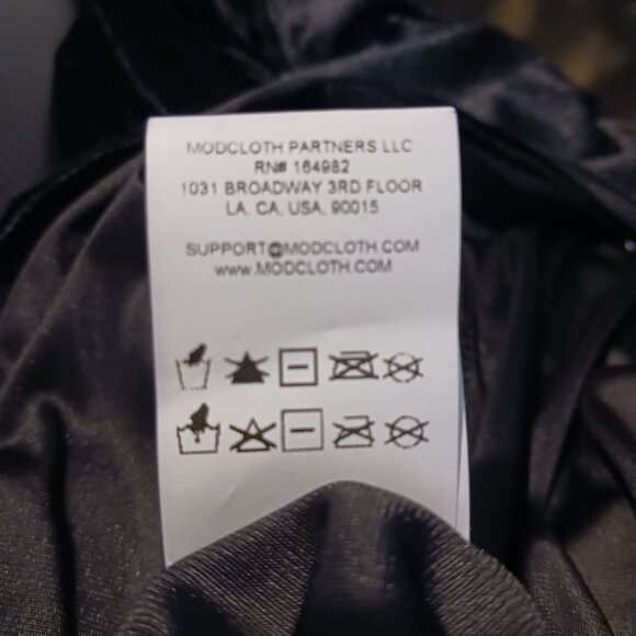 NEW Modcloth Shine with Me Black Velvet Mock Neck‎ Flutter Sleeve Jumpsuit XS - Picture 11 of 15